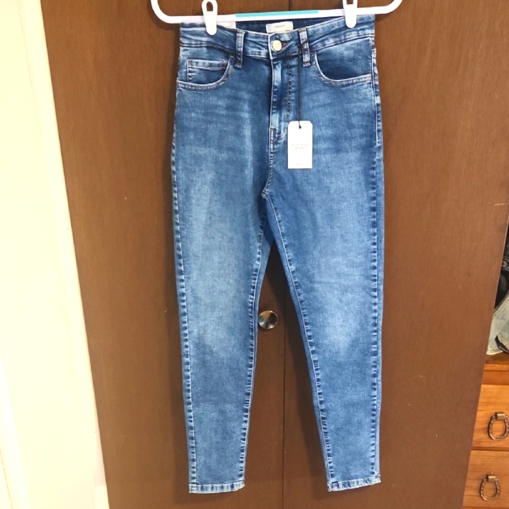 Forever 21 High Rise Blue Jeans 28/6 NWT
